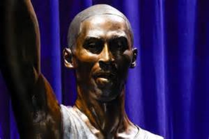 Late Laker great Bryant